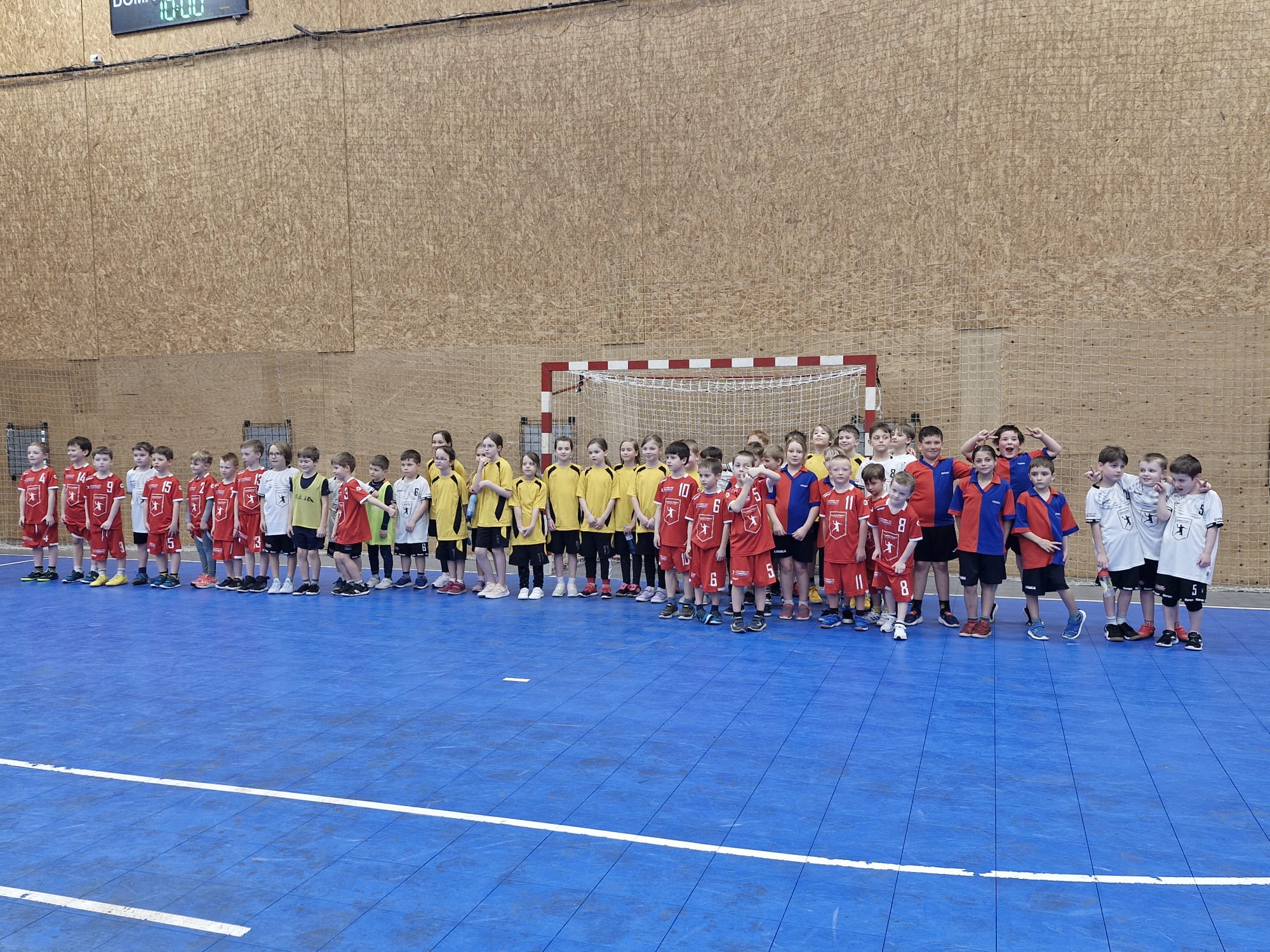 Fotka ke článku Úvalská hala patřila nejmenším. Turnaj přinesl radost i pěknou házenou